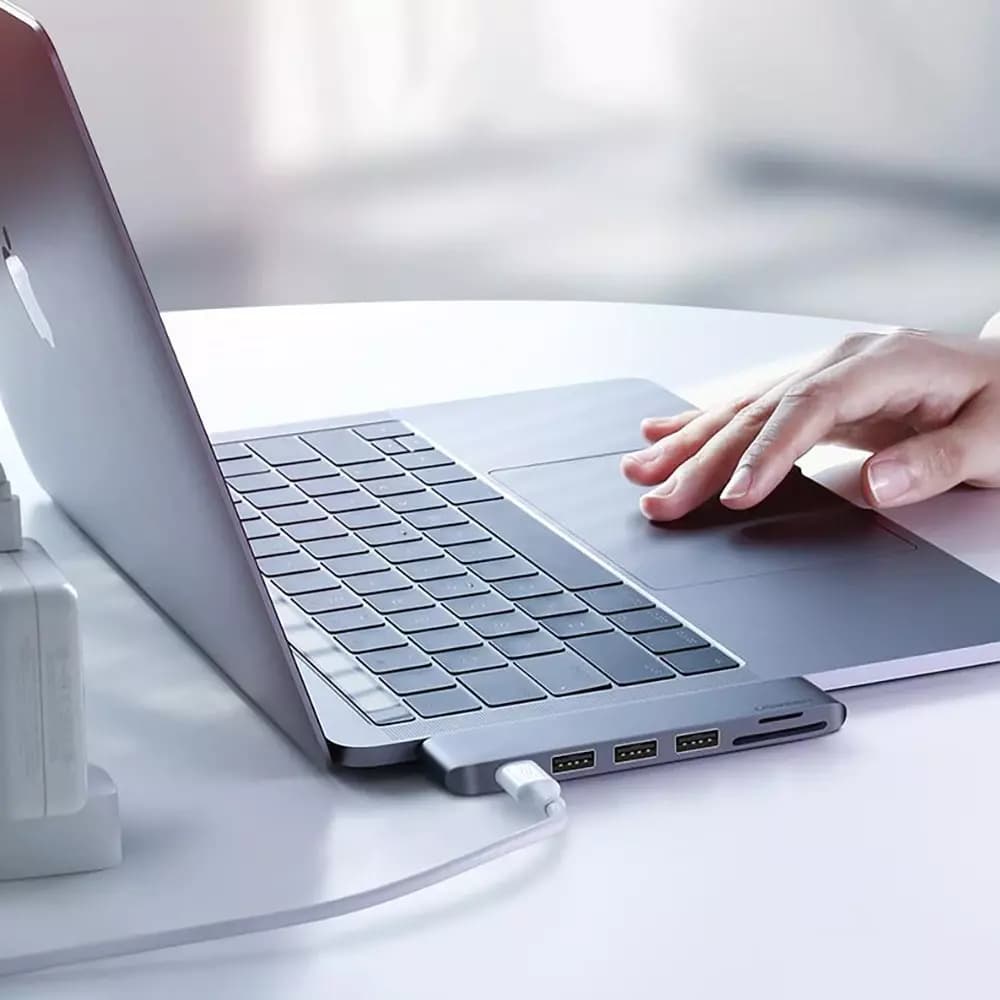 Hub USB-C UGREEN CM251 pour Apple MacBook Pro / Air, 3 x USB-A 3.0 - 1 x USB-C - 1 x SD - 1 x microSD, Gris
