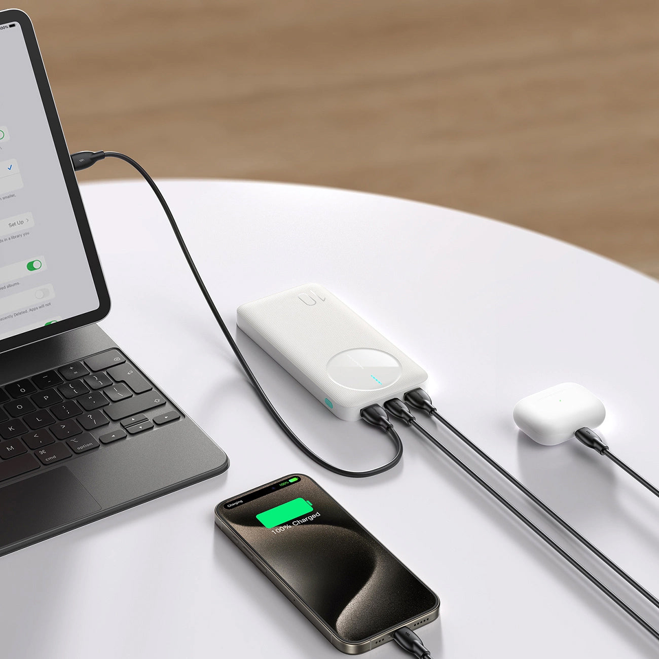 Batterie Externe Joyroom JR-PBF12, 10000mAh, 12W, 1 x USB-C - 2 x USB-A, Blanche