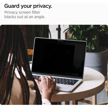 Film de Protection Écran Privacy Spigen Safe View Magnetic pour Apple MacBook Pro 14 pouces (2022) / (2024) / (2023) / (2021), Plastique AFL06158
