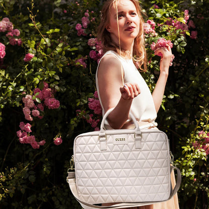 Sac Guess matelassé pour ordinateur portable 15 pouces, Rose