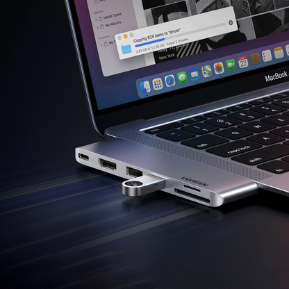 Hub USB-C UGREEN CM380 (80856) pour Apple MacBook Pro / Air Series, 2 x USB-A 3.0 - 1 x USB-C - 1 x HDMI - 1 x SD - 1 x microSD