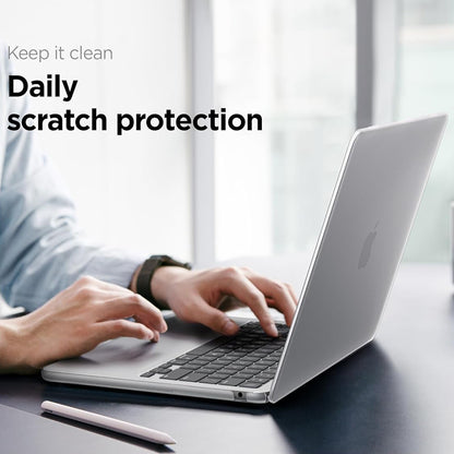 Coque Spigen Airskin pour Apple MacBook Air 13 pouces (2026) / (2025) / (2024) / (2022), Transparente Satinée ACS11530