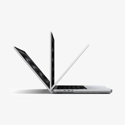 Coque Spigen Airskin pour Apple MacBook Pro 16 pouces (2026) / (2024) / (2023) / (2021), Transparente Satinée ACS11526