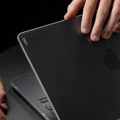 Coque UNIQ Claro pour Apple MacBook Pro 16 pouces (2026) / (2024) / (2023) / (2021), Gris Mat