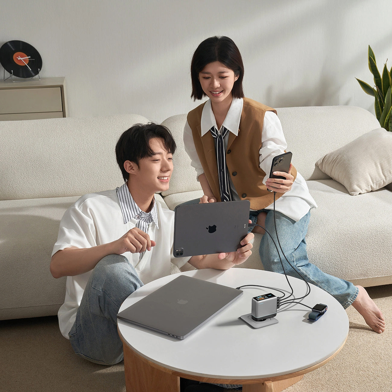 Chargeur secteur avec câble USB-C Cuktech AD1204U Display, 120W, 6A, 1 x USB-A - 2 x USB-C, Argenté